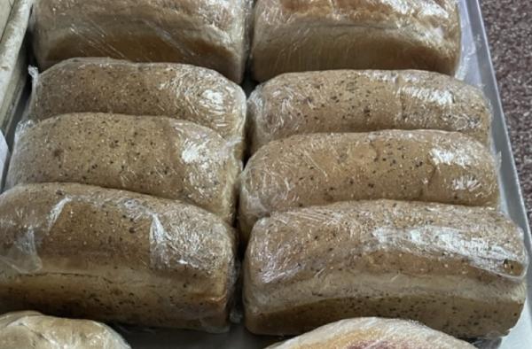 Pan de masa madre con semillas (900gr)