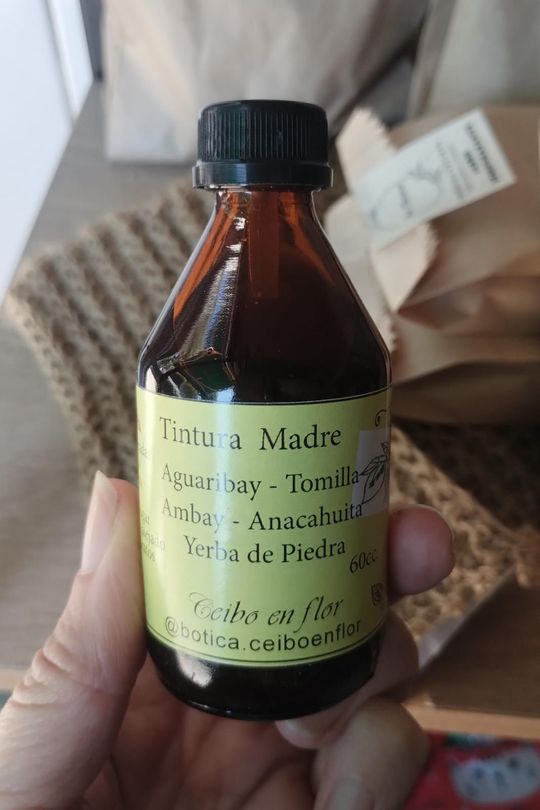 Tintura madre Plantas: "Aguaribay- Tomillo- Ambay Anacahuita- Yerba de piedra" (60cc)